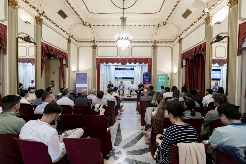 El Real Casino Antiguo acogi� la jornada de inversores y startups