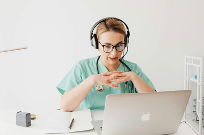 HealthTech y telemedicina accesible: Guía para Webs y Apps de salud inclusiva