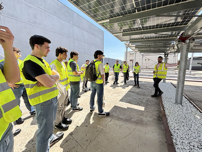 Alumnado de Ingenier�a Mec�nica conoce AXIAL y el sector de las energ�as renovables