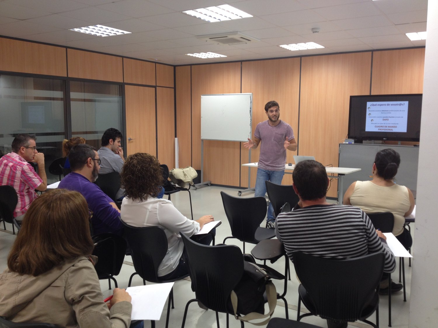 Talleres para desarrollar la identidad profesional de los j�venes de Vila-real