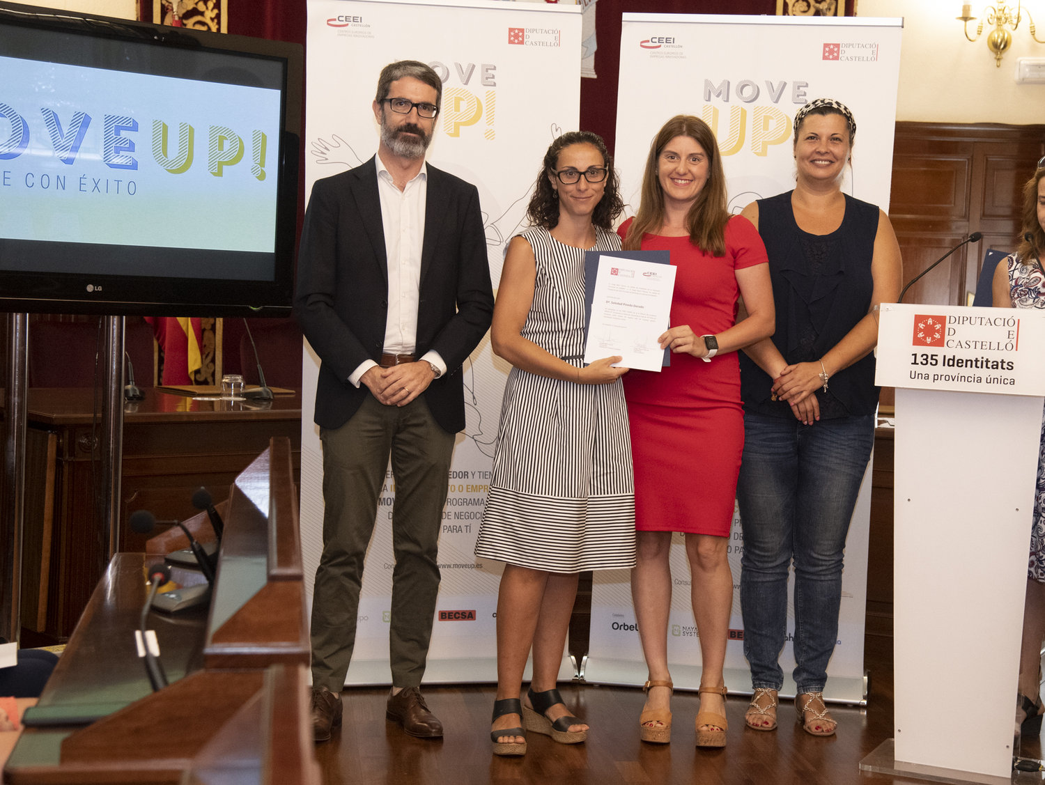 Acto entrega de premios y diplomas MOVE UP! emprende con �xito 2019 (10)[;;;][;;;]