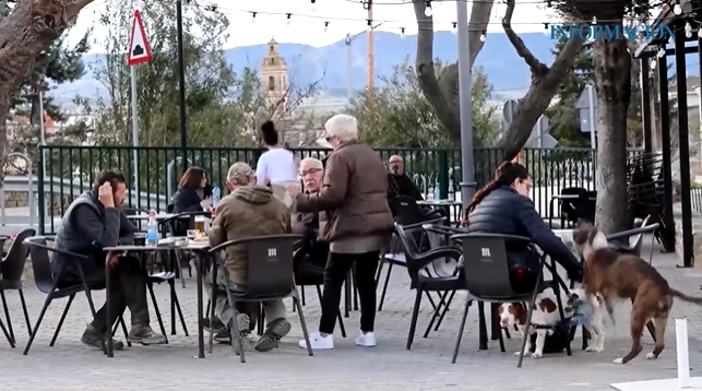 "Bares de guardia" contra la despoblaci�n en el interior de Alicante